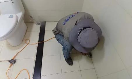 让胡路卫生间补漏